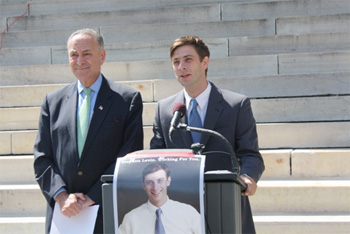 Chuck Schumer and Steve Levin at the 2009 event where Schumer announced his endrosement of the first-time City Council candidate. Photo: Greenpoint News.