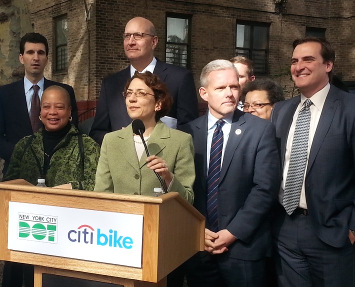 DOT Commissioner Polly Trottenberg introduces Alta Bicycle Share CEO Jay Walder, behind her. Photo: Stephen Miller