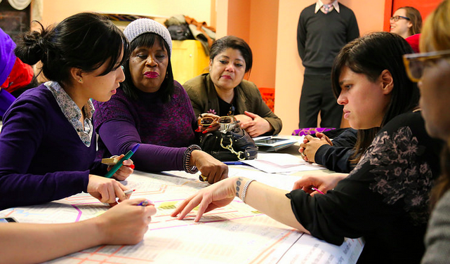 Bushwick residents at a forum last night told DOT where they would like to see bike lanes in their neighborhood. Photo: NYC DOT