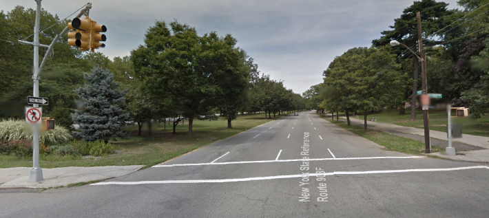 This might look okay in the suburbs, but not in the middle of the Bronx. Local residents want DOT to tame traffic on Mosholu Parkway. Photo: Google Maps
