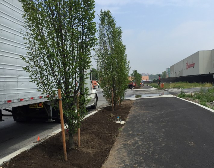 One-way conversion would eliminate left turns across the greenway. Photo: Angela Tovar/Sustainable South Bronx