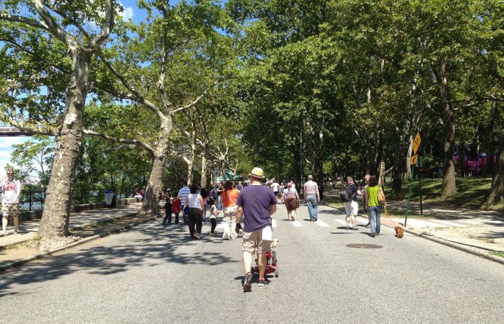 Outside of the occasional special event, Shore Boulevard in Astoria Park is dedicated to cars. Photo: Green Shores NYC