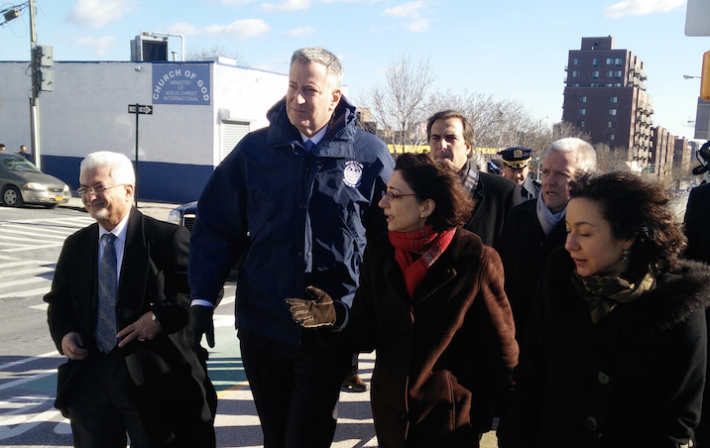 This morning, Mayor Bill de Blasio toured the recently-redesigned Queens Boulevard with DOT Commissioner Polly Trottenberg.