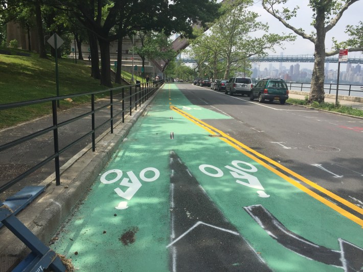 The new bike lane begins at Ditmars Boulevard. Photo: David Meyer