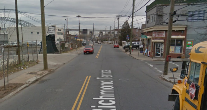 Advocates in Staten Island want safer infrastructure and better transit along the western portion of Richmond Terrace, pictured here at the intersection with Simonson Avenue where a drunk off-duty NYPD officer killed a pedestrian in 2013. Photo: Google Maps