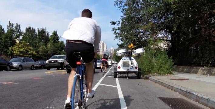 This light tower has forced cyclists to contend with motor vehicle traffic on Flushing Avenue all week. Photo: Matthew Kime