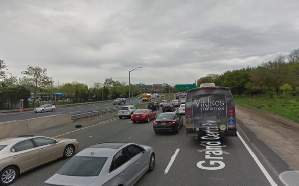 NYC motorists have struck and killed 17 cyclists in 2016, compared to 11 deaths through August of 2015. NYPD said the most recent victim was biking in the left shoulder of Grand Central Parkway, but the exact location of the crash is unknown. Image: Google Maps
