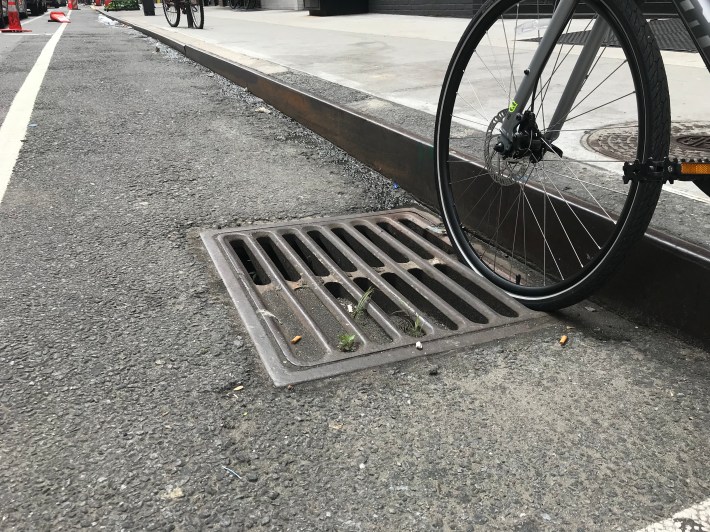 wide grate at lex on 26th