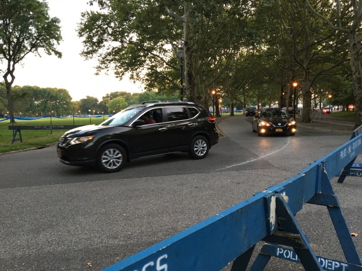 During the Open, a park path is turned into a taxi stand. Photo: Laura A. Shepard