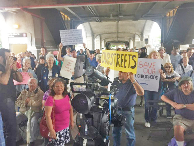 Anti-bike lane protesters in Sunnyside in July. Photo: David Meyer