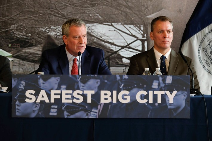 Mayor de Blasio (with his Police Commissioner Dermot Shea) defended his crackdowon on delivery workers. Photo: Ed Reed/Mayoral Photography Office