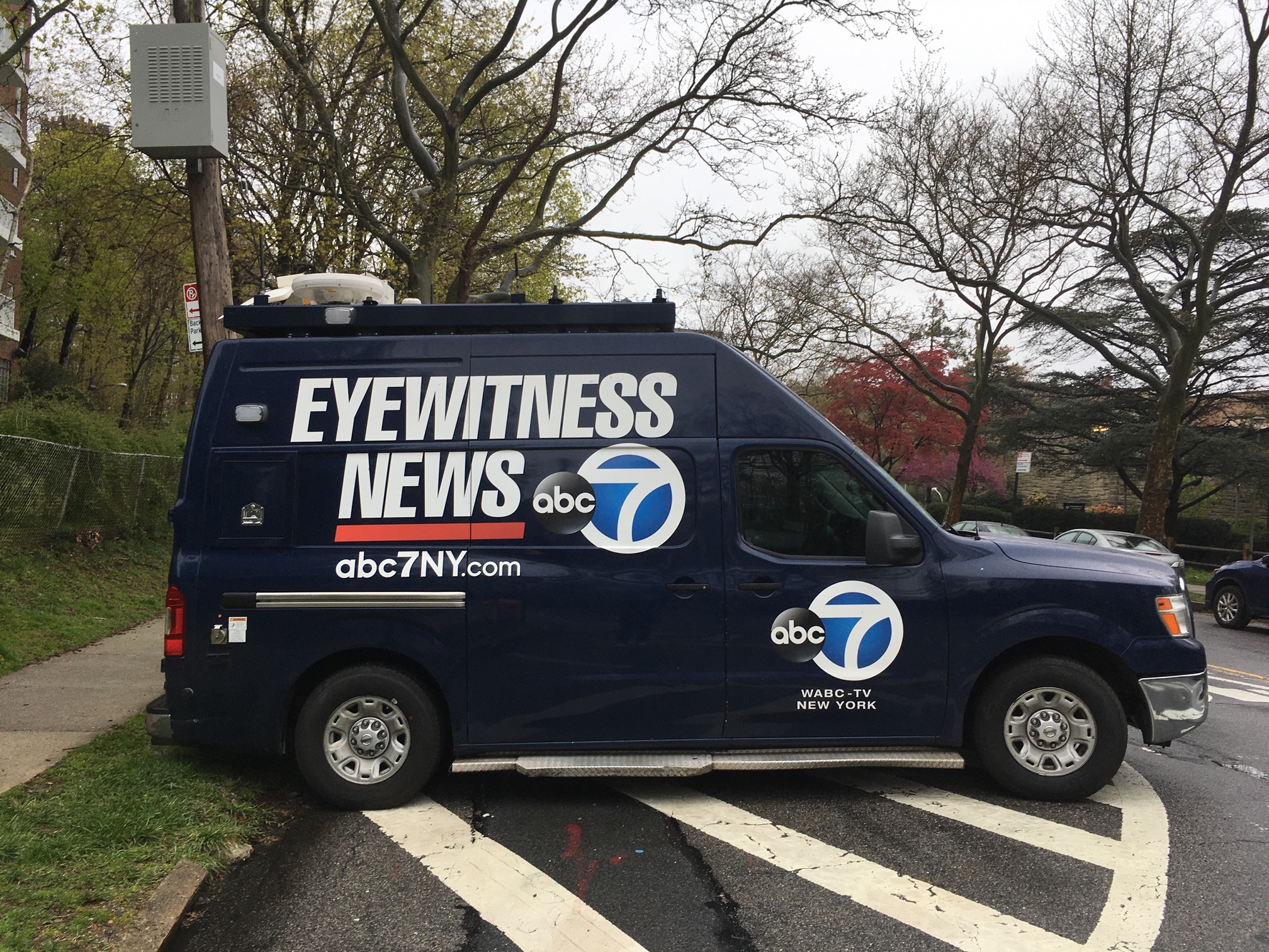 BUSTED! 'Eyewitness News' Driver Breaks Law in ABC7-TV Truck - Streetsblog  New York City