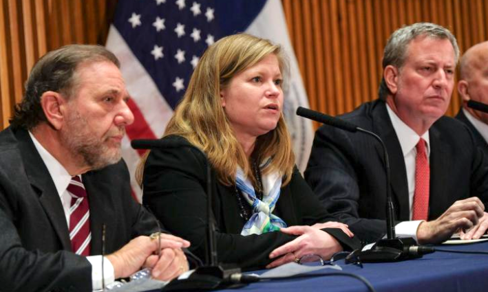 Kathryn Garcia (center) with Mayor de Blasio. Photo: Mayor's Office