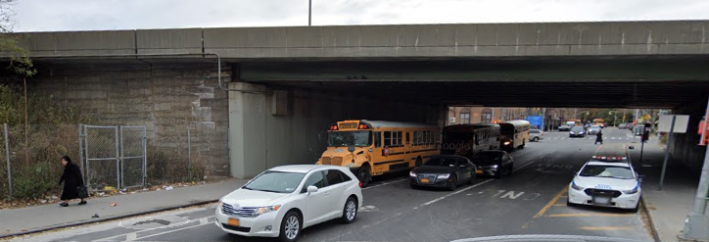 A Google image of the Wythe Avenue bike lane as it cuts under the BQE and is blocked by private school buses. Photo: Google