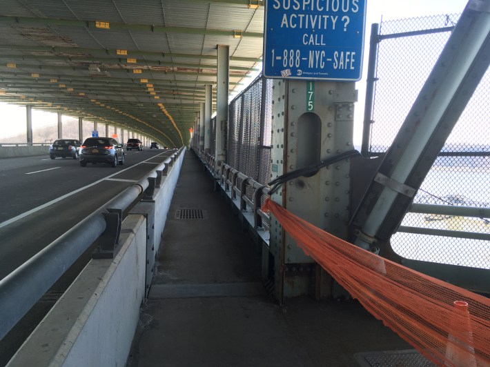 The narrow shared bike/ped path on the Henry Hudson Bridge. Don't be too fat! Photo: Eve Kessler