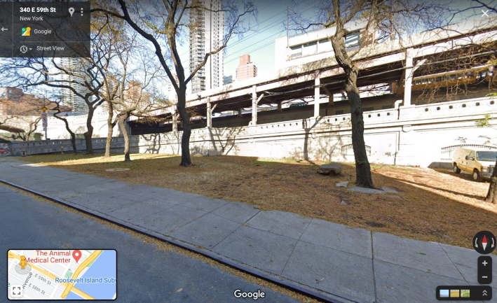 The 59th Street Plaza/Park off the Queensboro Bridge South Outer Roadway. What could we do with this space once its finally given back to pedestrians? Photo: TransAlt