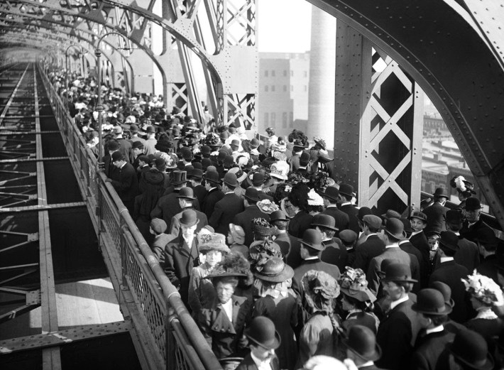The Queensboro Bridge, pictured here in 1909, always had huge pedestrian traffic. Photo: TransAlt