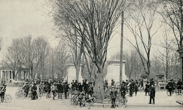 Cyclists gather in Prospect Park, circa the 1890s. Photo: Courtesy Evan Friss
