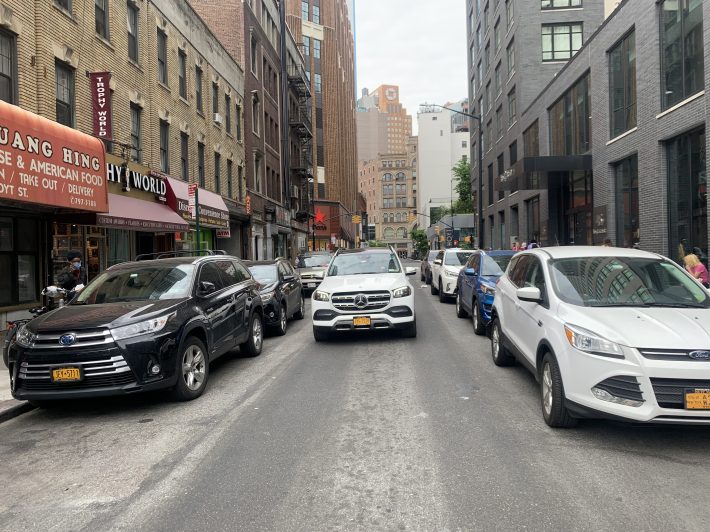 Placard abuse makes Hoyt Street impassable for cyclists. Photo: Gersh Kuntzman