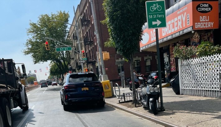 Drivers blocking what's supposed to be a shared lane during construction on Fourth Avenue. Photo: John Tomac