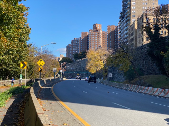 Taking just one of these three underused lanes on the Henry Hudson Parkway could have made for a safe bypass. Photo: Kevin Duggan