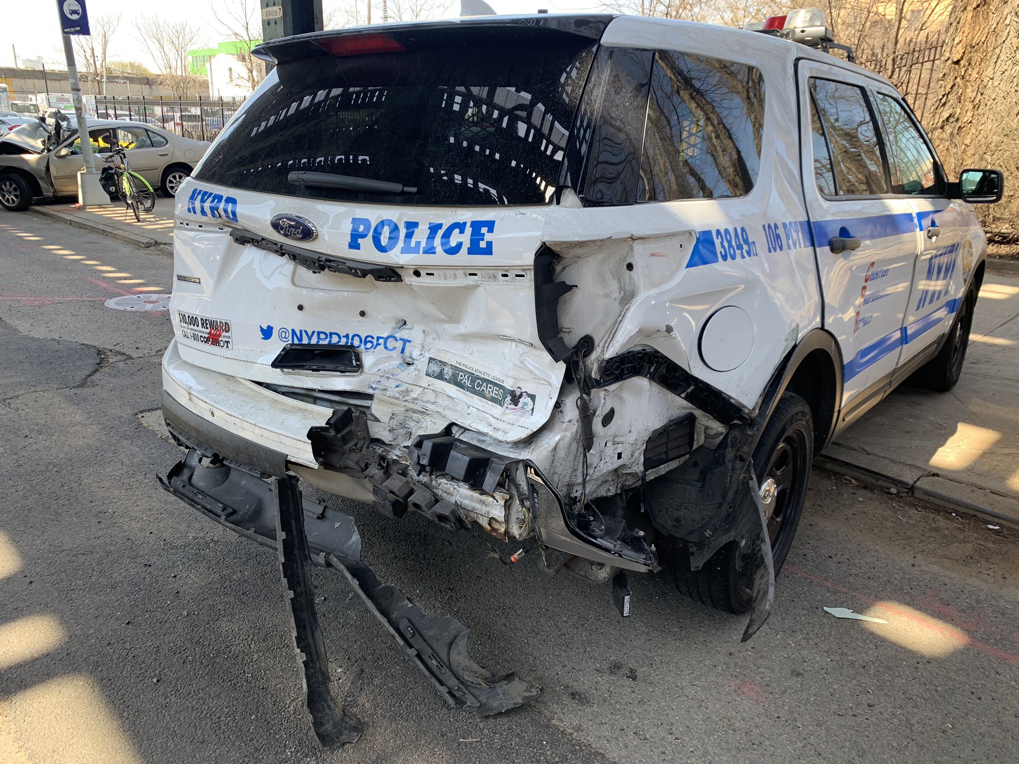 Nypd 106 Precinct - 2lrl38v