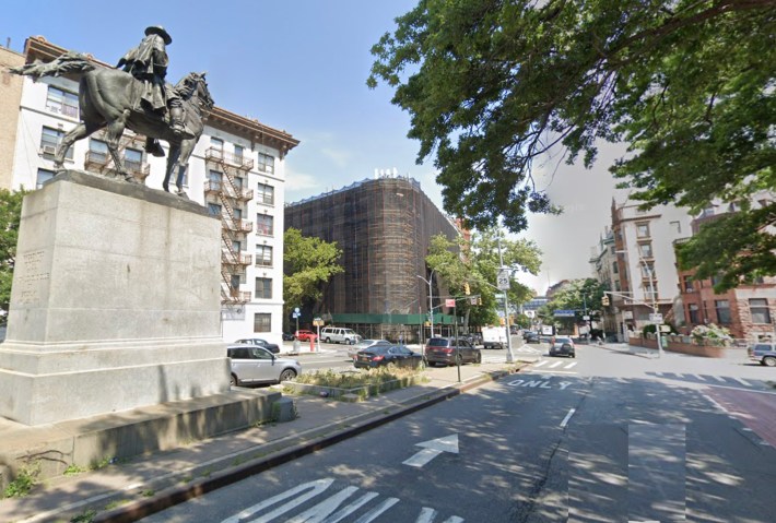Here's where Bedford turns into a war zone — at the Grant statue. Photo: Google