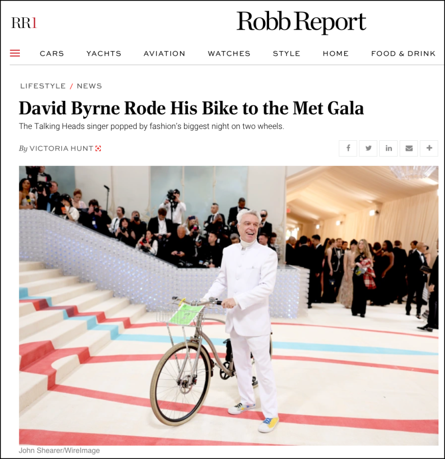 David Byrne Arrives to the Met Gala on a Bike