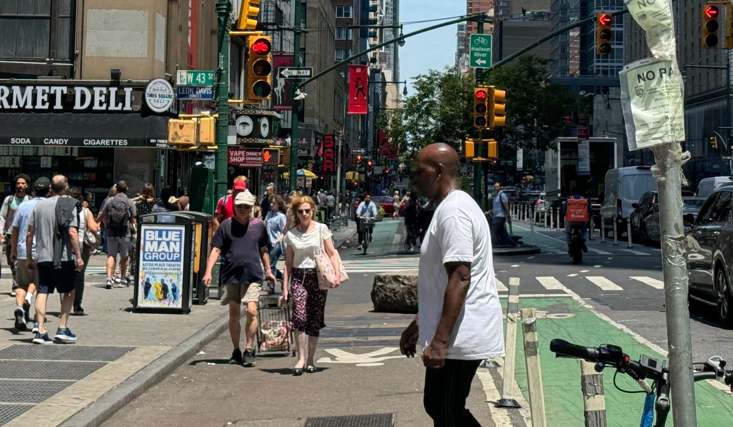 Mayor Adams May Nix Sidewalk Expansions on Bustling Eighth Ave ...