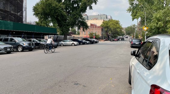 Adams Delays Prospect-Lefferts Gardens Bike Lanes, DOT Cites Capacity—Cyclists Left Waiting Again